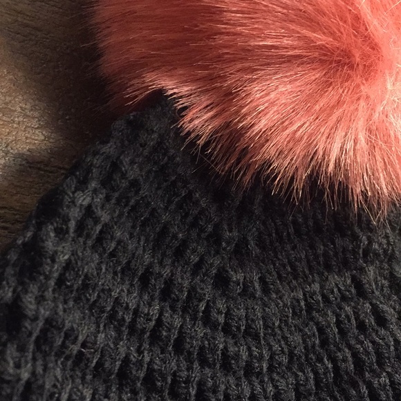 Anthropology/Norla Cuff Faux Fur Pom Pom Beanie - Picture 8 of 8